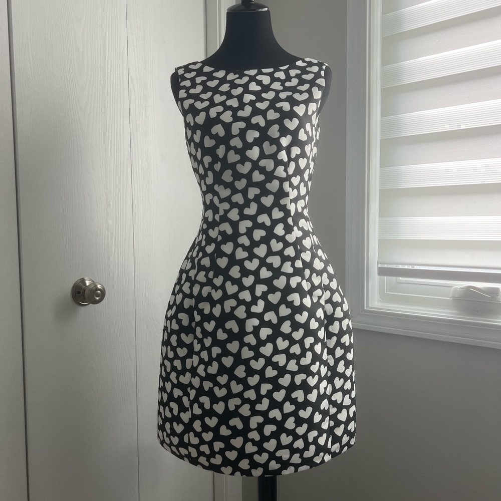 Very pretty heart pattern summer dress by Kate Spade size 2